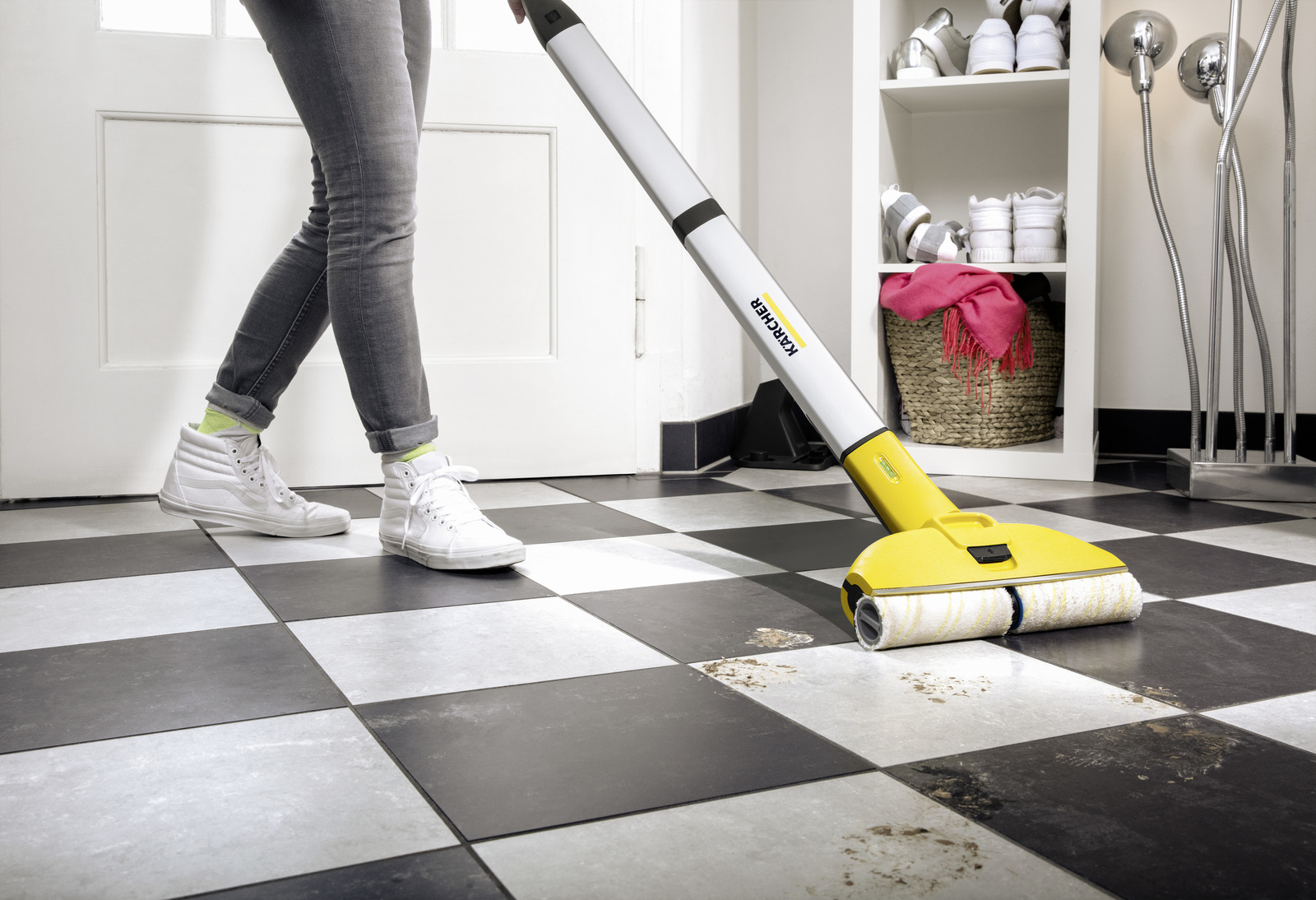 کف شور شارژی  کارچر  مدل KARCHER EWM 2